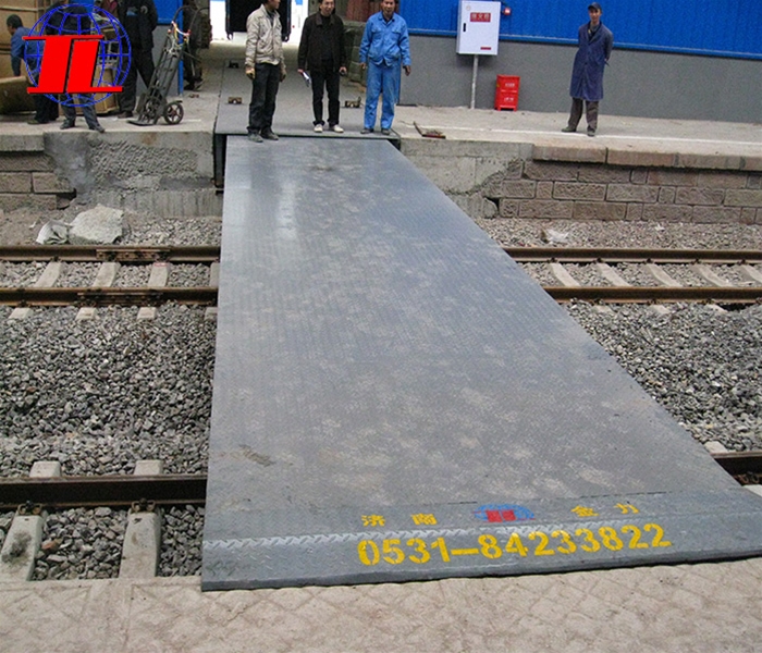 Telescopic railway overpass