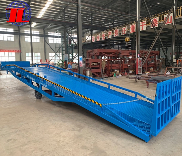 Mobile boarding bridge manufacturer