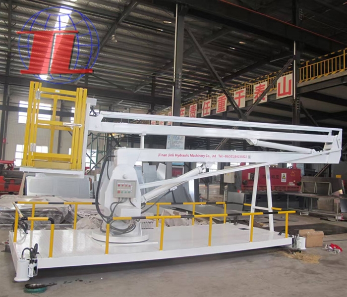 Folding arm lifting platform